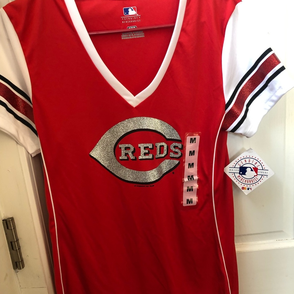 Women’s major league REDS athletic shirt